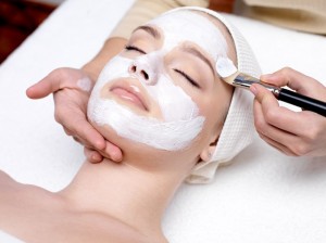 applying facial masque